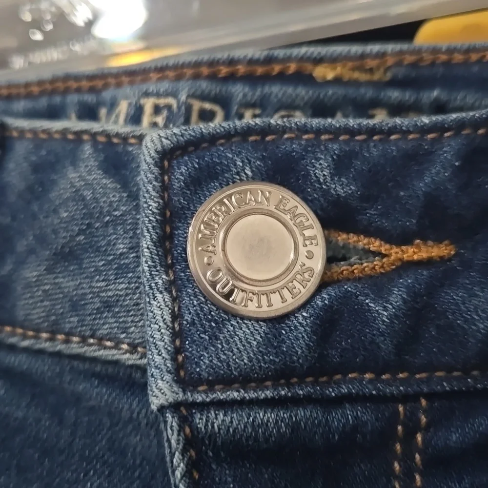 American Eagle Outfitters super stretch women's blue jeans size 6